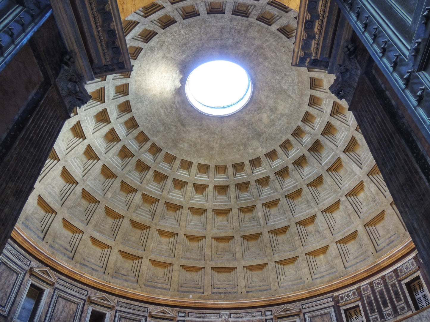 Rome City Tour: Politics and Roman holidays